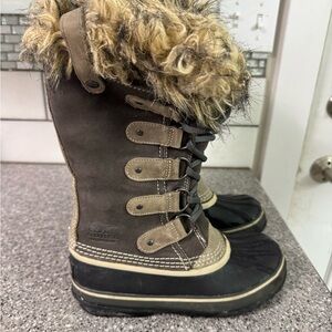 Sorel Black and Brown Fur-Trimmed Boots
